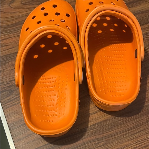 🍓 Traps Orange Clogs - Picture 3 of 4